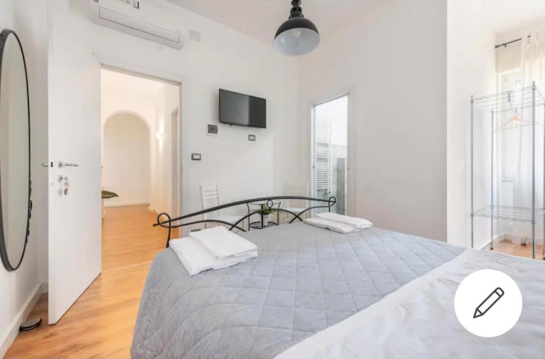 Es - Essential Solution & Emotion Stories Bed and Breakfast Βερόνα Εξωτερικό φωτογραφία