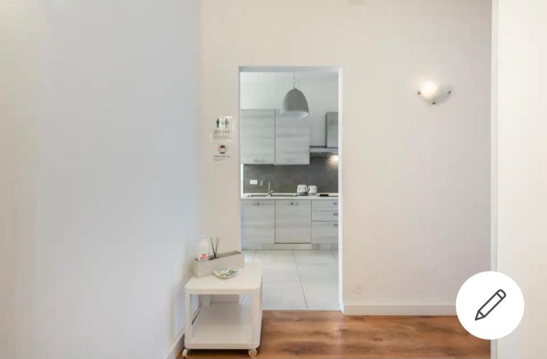 Es - Essential Solution & Emotion Stories Bed and Breakfast Βερόνα Εξωτερικό φωτογραφία